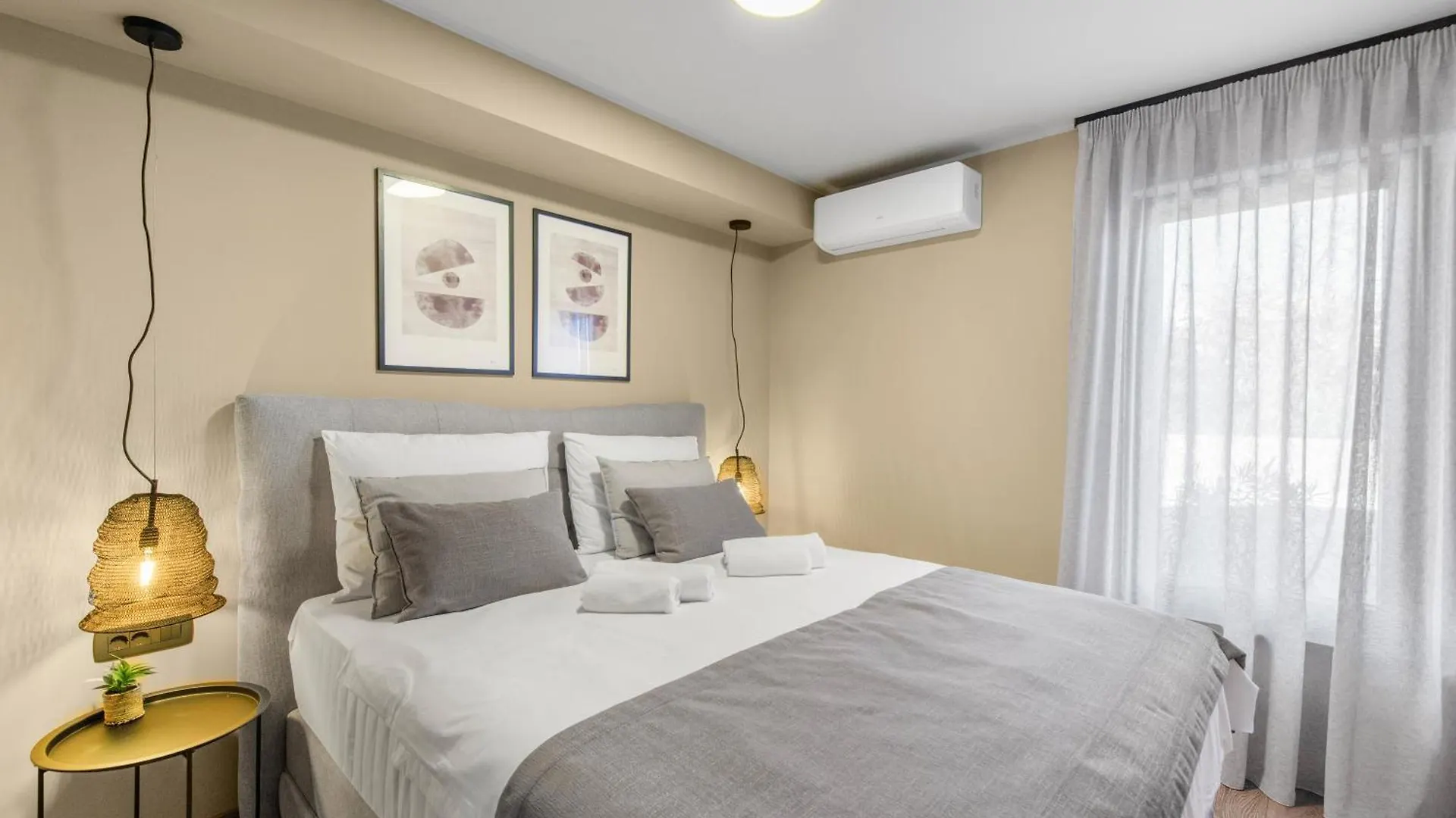 Quercus Village Apartments With Private Pool Novigrad  Croatia