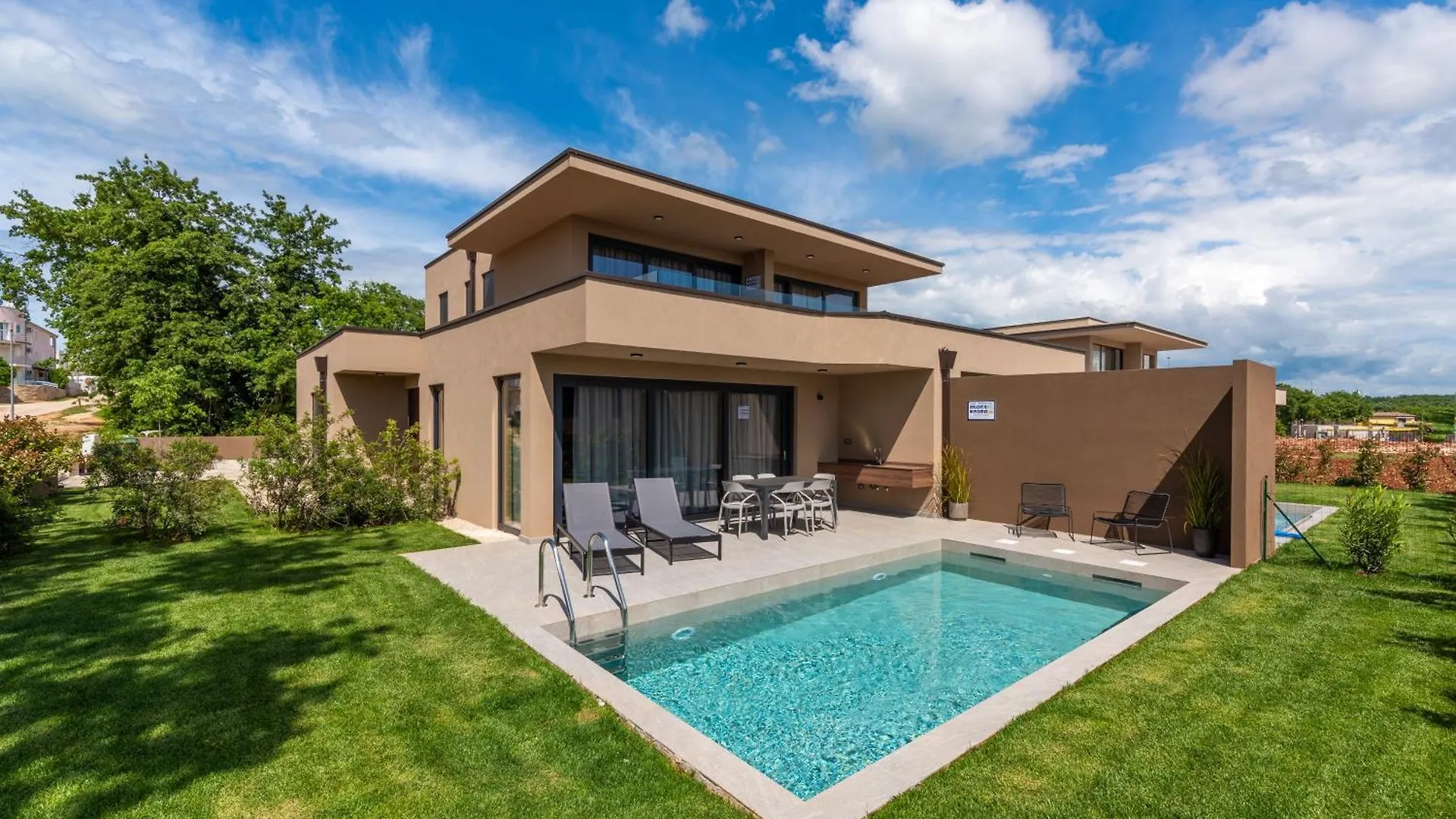 Quercus Village Apartments With Private Pool Novigrad  Novigrad (Istria)