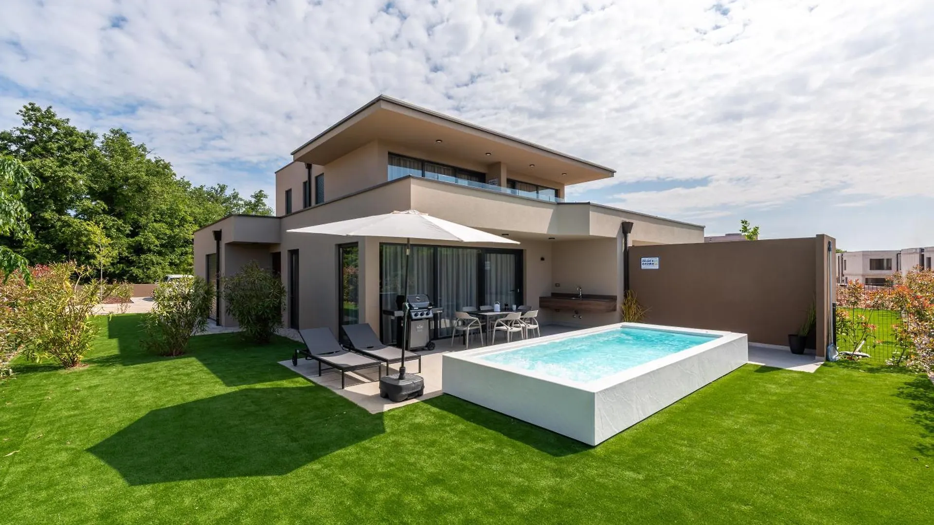 Quercus Village Apartments With Private Pool Novigrad Istria Horvátország